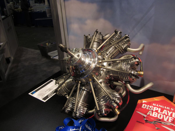 evolution radial engines, radial engines, horizon hobby, horizon booth, model airplane news, model aviation, model airplanes, photo 2, robot engine, silver