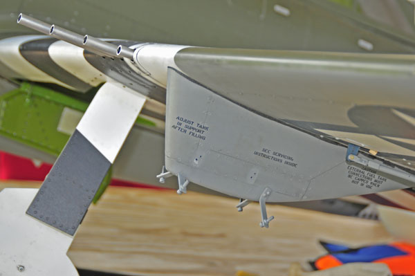 Meister Scale Giant Scale P-47 Thunderbolt, meister scale, model airplane news, model aviation, model airplanes, photo 10, wing fuel tank, bomb rack