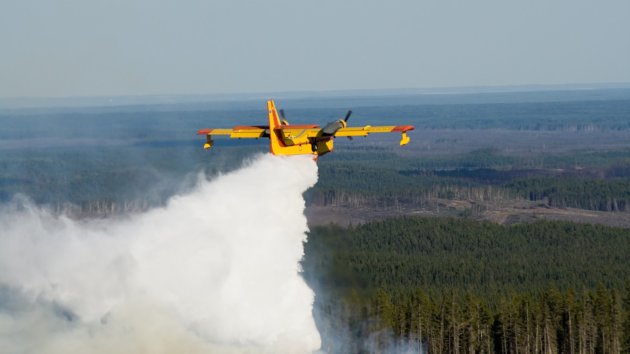 Flying the Canadair CL 415 Super Scooper