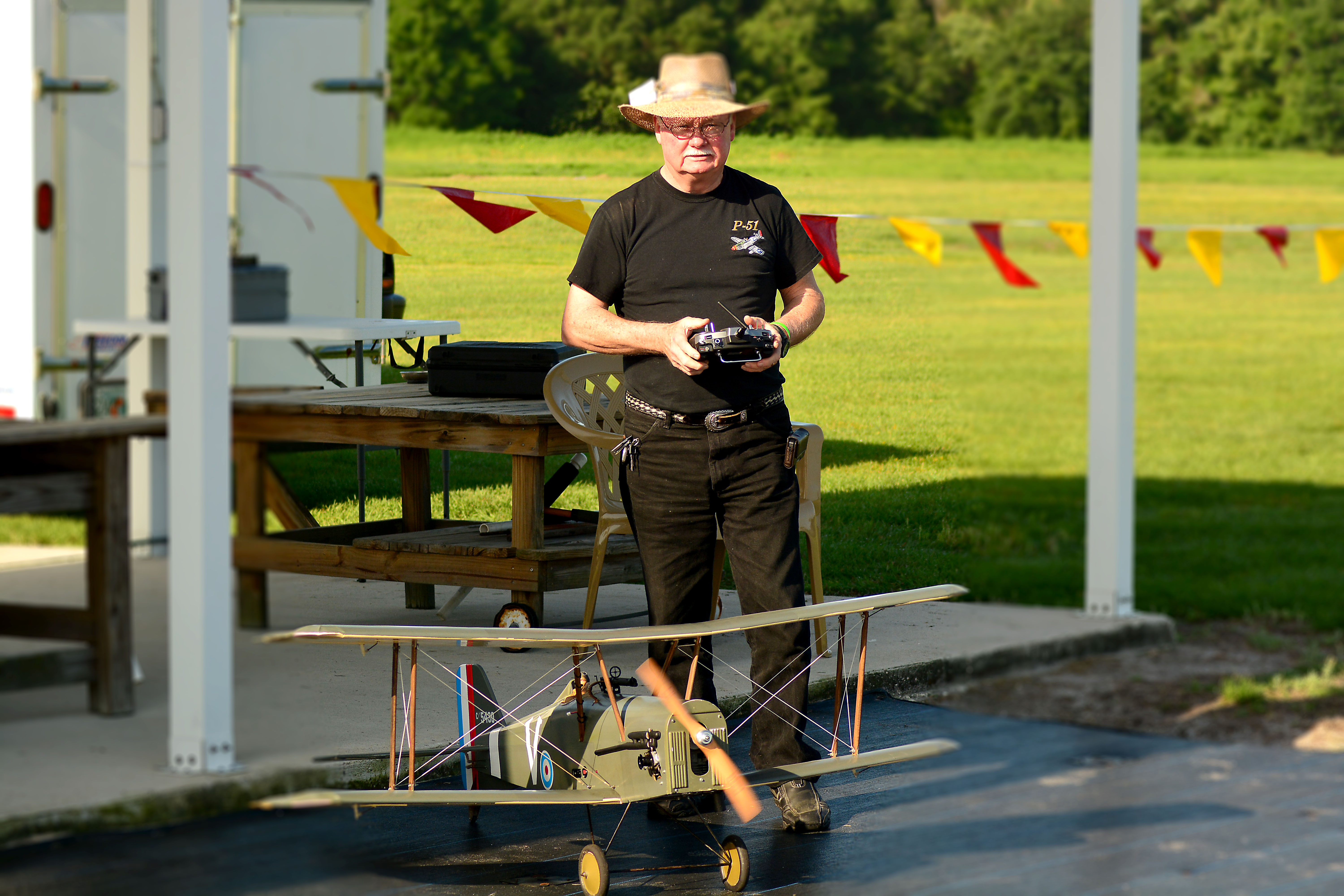 mark-cobb-with-se-5a-model-airplane-news