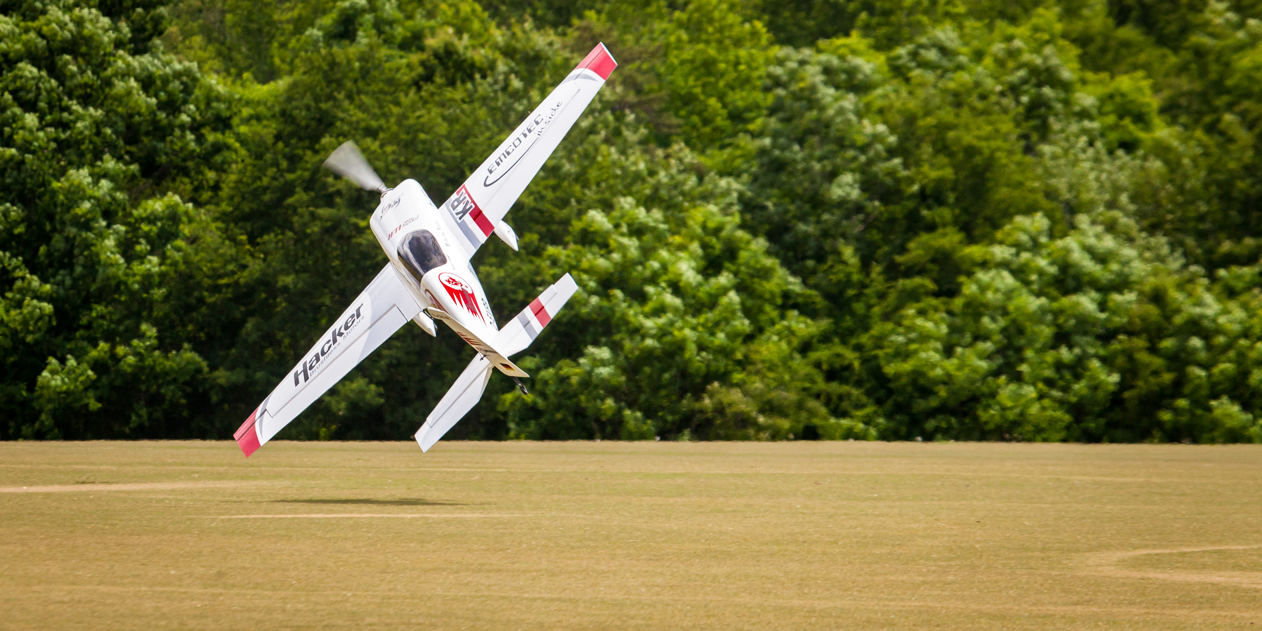 Model Airplane News - RC Airplane News | Low Action At The Noon Show