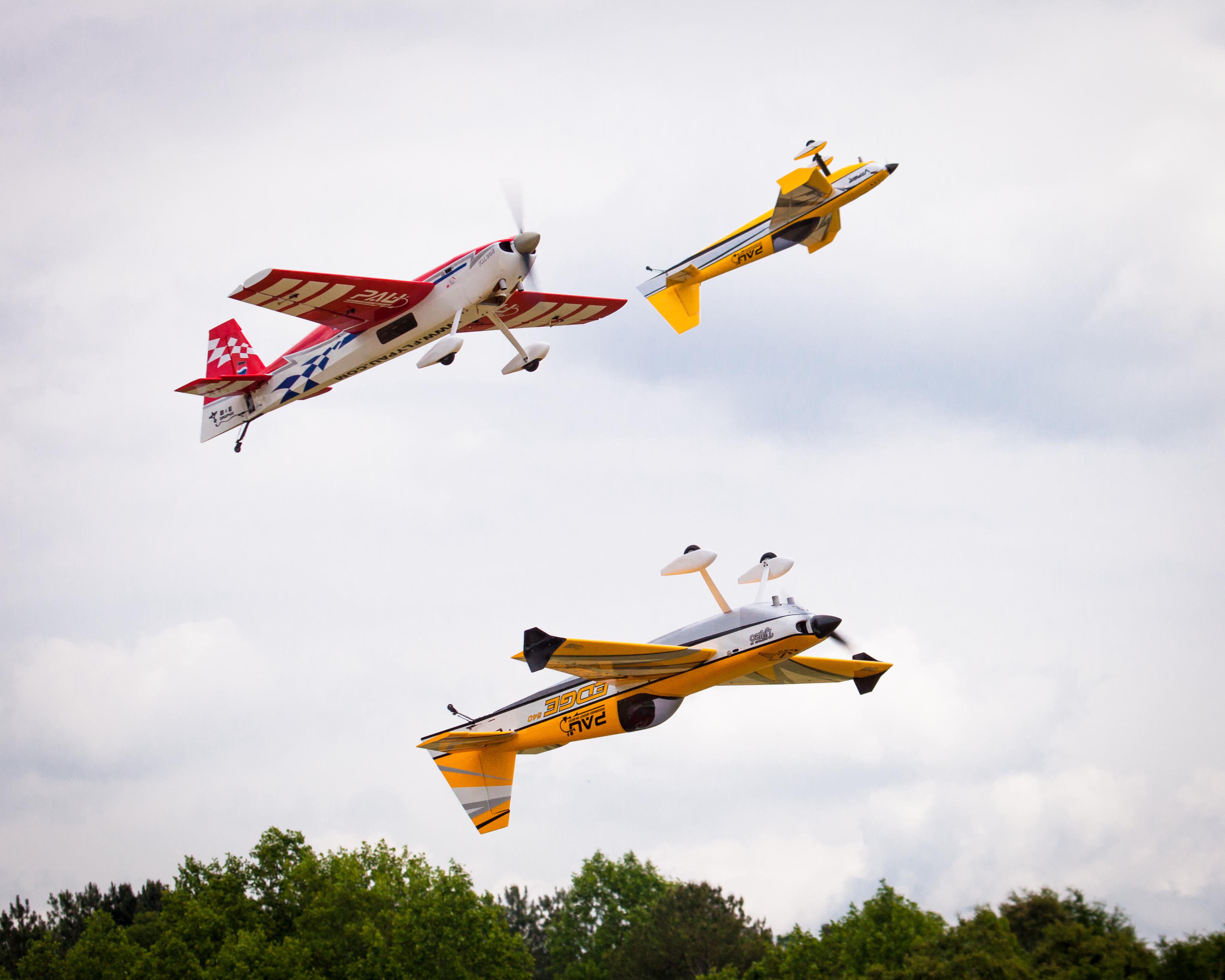 Model Airplane News - RC Airplane News | Aerobatic Trio Doing Some Tight Maneauvers