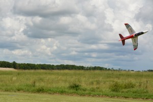 One of Rich's subjects performs a knife-edge pass.