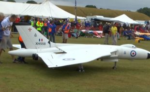 Giant RC  — Monster Avro Vulcan