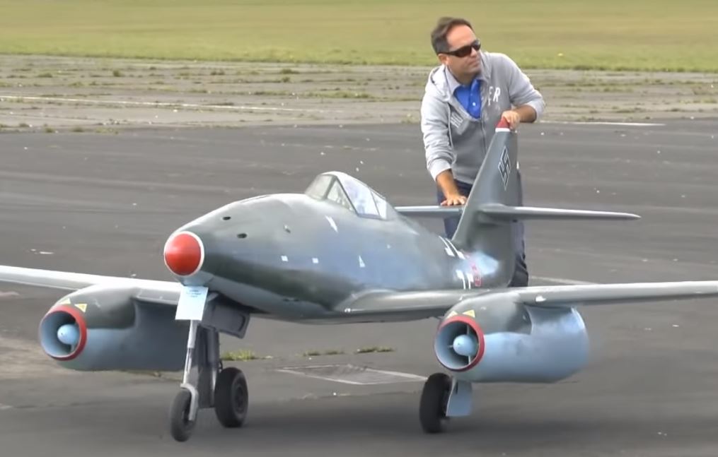 Model Airplane News - RC Airplane News | Giant Scale Me 262 Swallow
