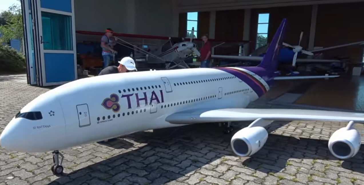 Model Airplane News - RC Airplane News | Giant RC THAI Airways A380
