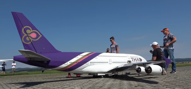 Giant RC THAI Airways A380