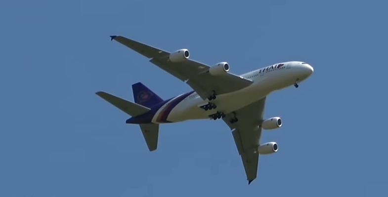 Model Airplane News - RC Airplane News | Giant RC THAI Airways A380