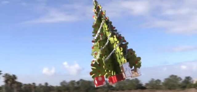 Flying Xmas Tree