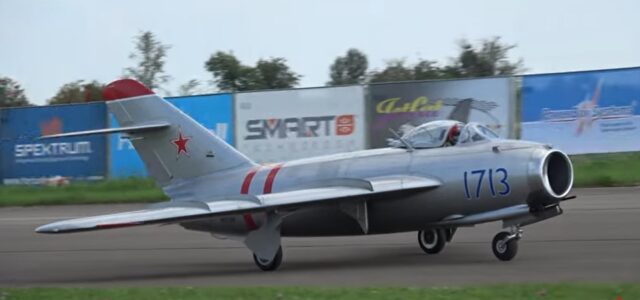 MiG-17 Turbine Jet–With Afterburner Effect!