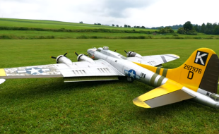 B-17 Beauty — Giant Scale!